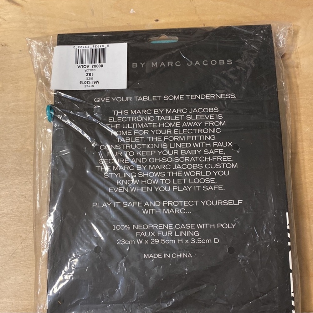 NIB Marc Jacobs Tablet Case - Picture 6 of 9